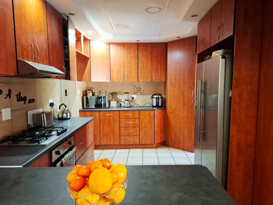 5 Bedroom Property for Sale in Wilgehof Free State